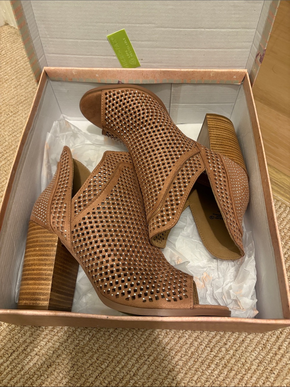 NEVER  WORN- Very G Perforated Stacked Block Heel Booties - Blush